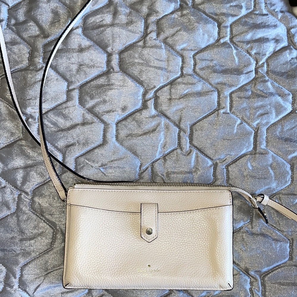 Kate Spade Crossbody - Picture 4 of 11